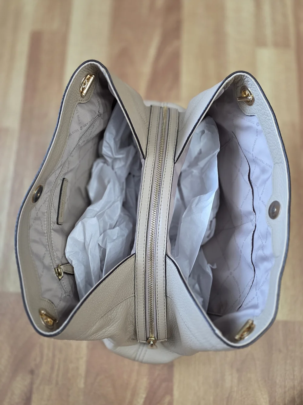 Michael Kors Jet Set Large Chain Tote & Matching Wallet Set